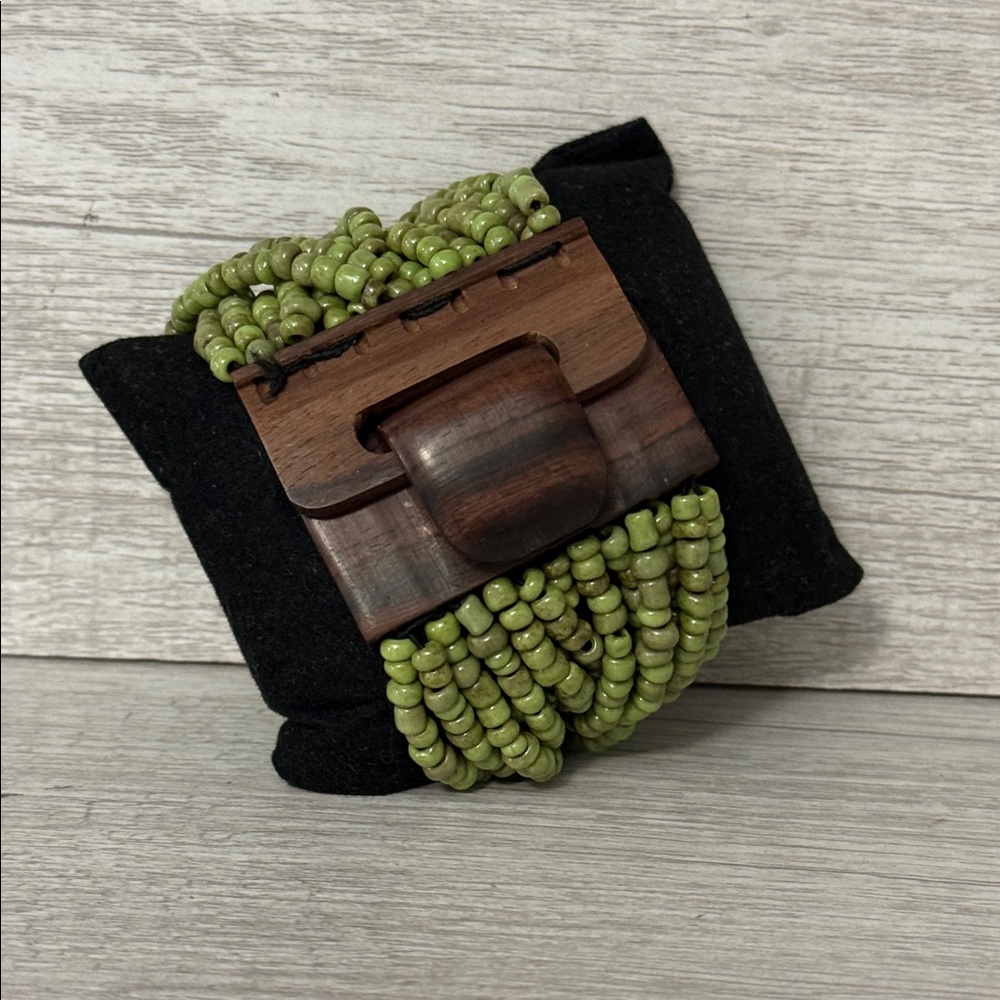 Multi-Strand Sage Seed Bead Wood Clasp Stretch Bracelet LYNGAARD "NEW"